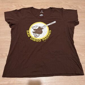 Women’s Fanatics Padres Swinging Friar Tee - XXL